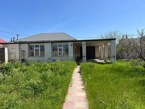 Satılır 4 otaqlı həyət evi 100 m²