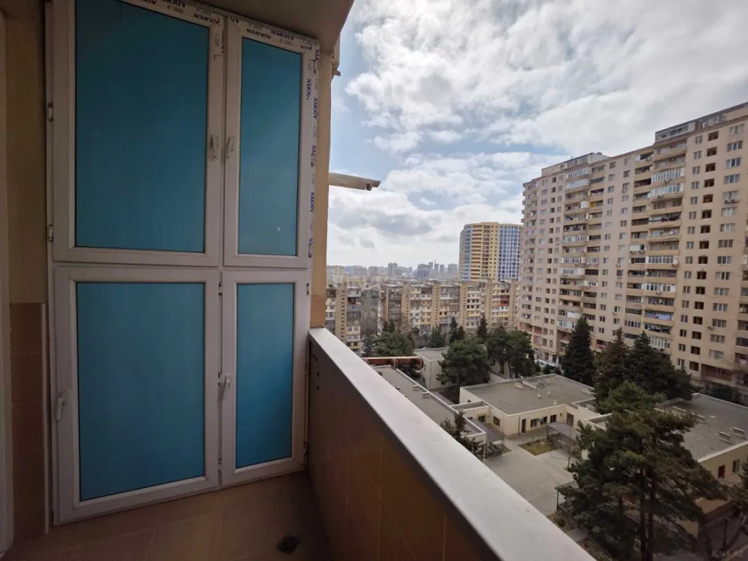 Satılır 3 otaqlı mənzil 130 m²