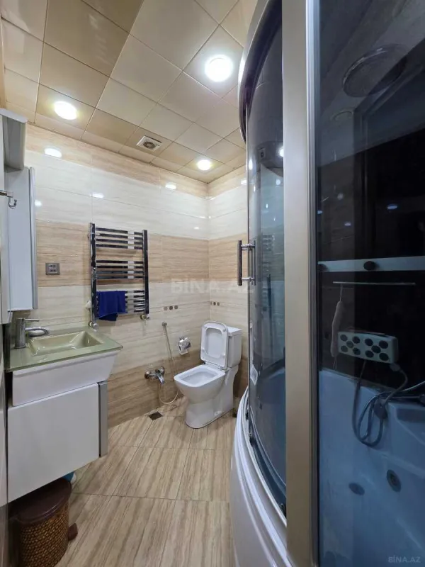 Satılır 3 otaqlı mənzil 130 m²