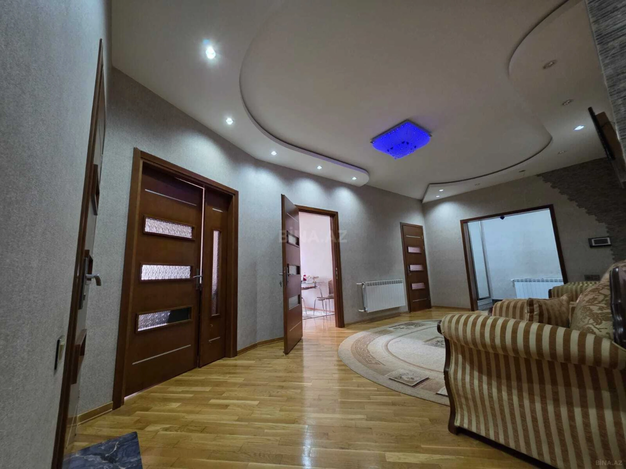 Satılır 3 otaqlı mənzil 130 m²
