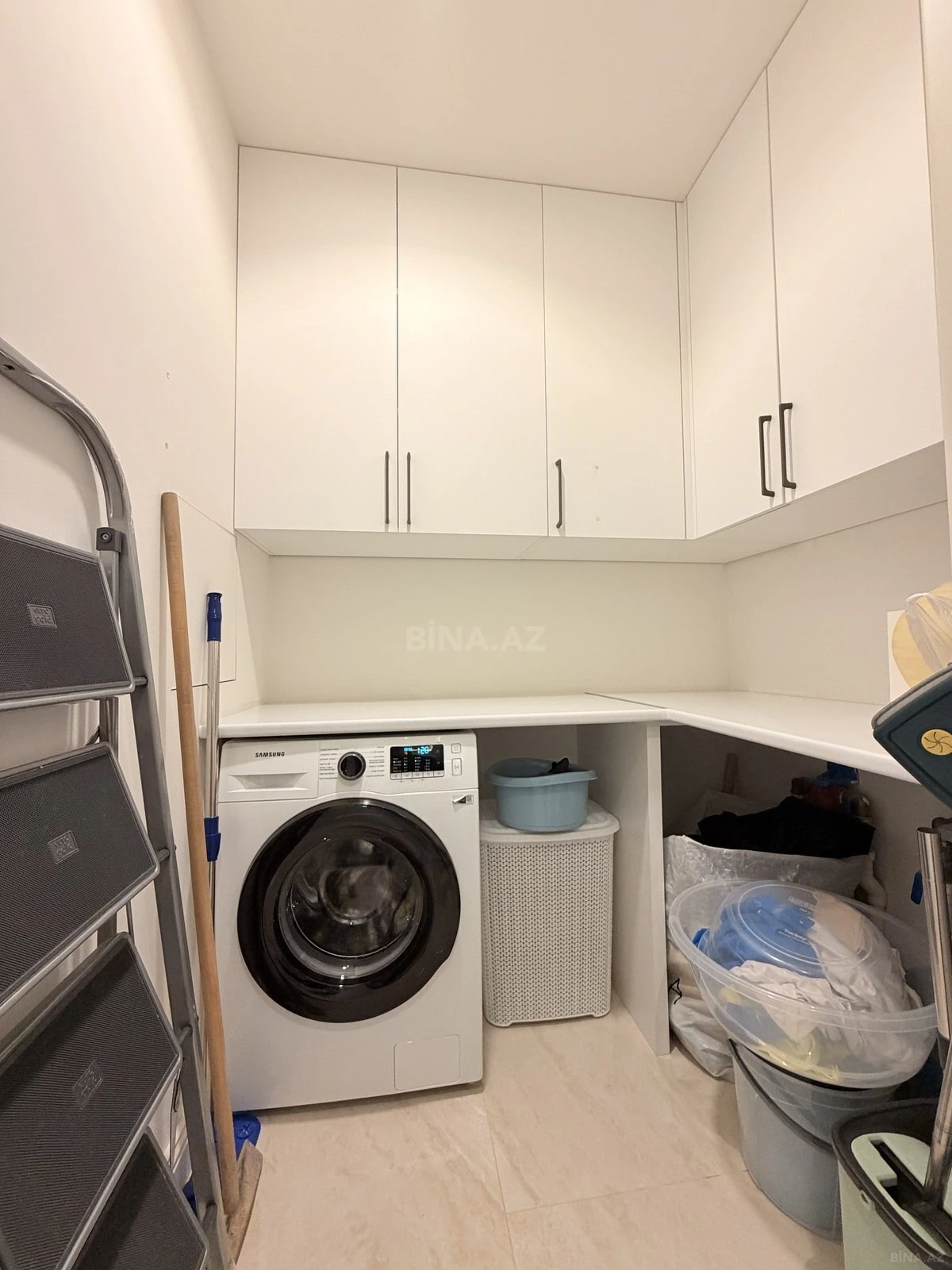 Satılır 4 otaqlı mənzil 188 m²