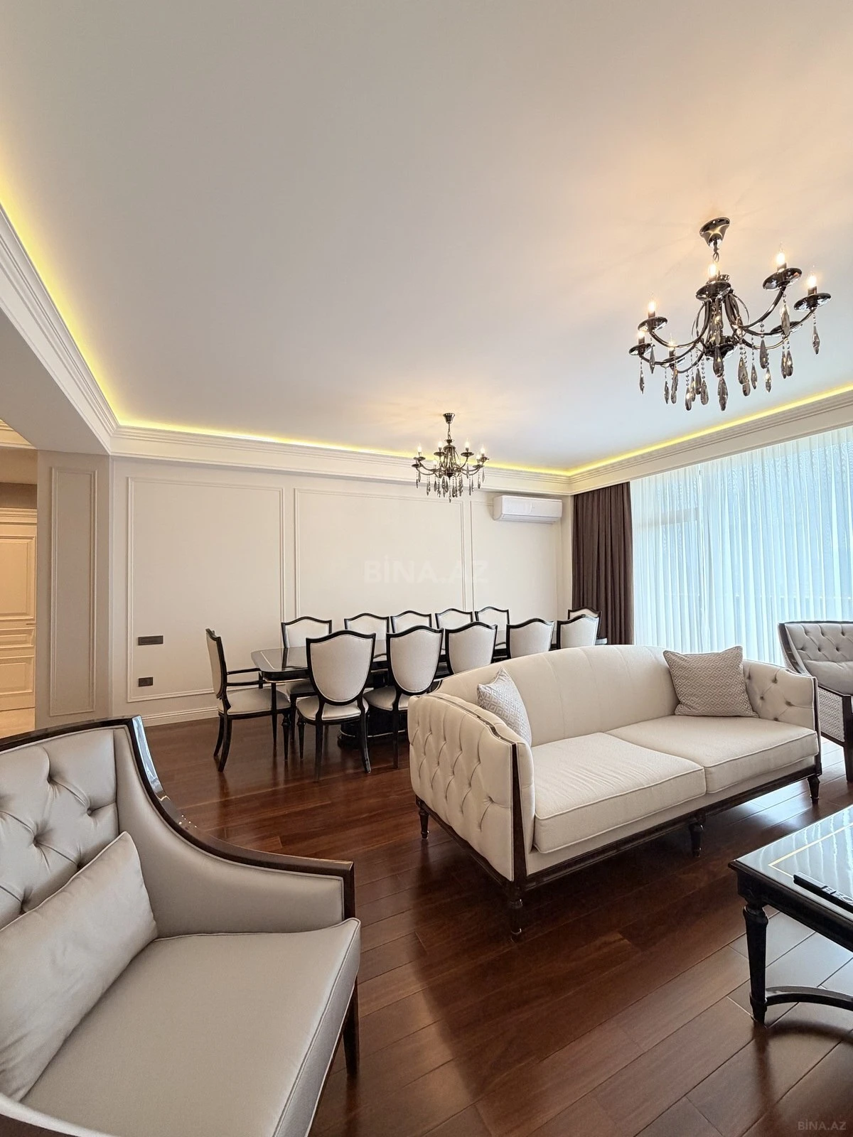 Satılır 4 otaqlı mənzil 188 m²