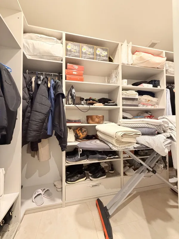 Satılır 4 otaqlı mənzil 188 m²