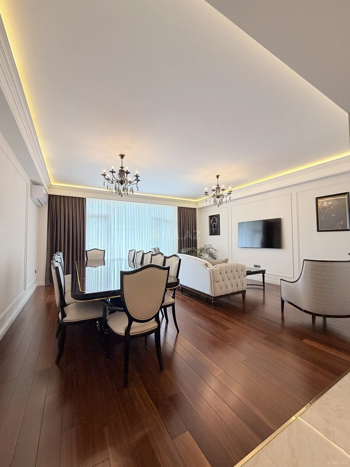 Satılır 4 otaqlı mənzil 188 m²