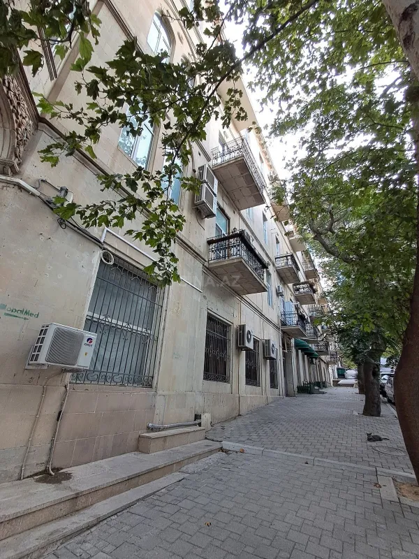 Satılır 2 otaqlı mənzil 65 m²