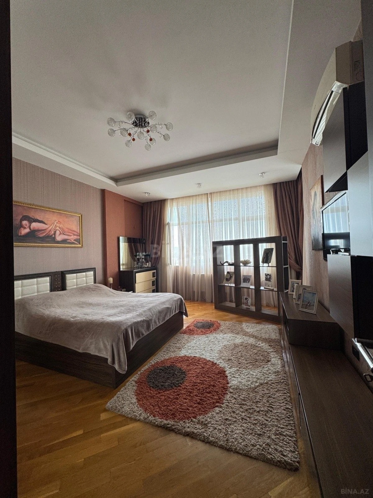 Satılır 3 otaqlı mənzil 142 m²