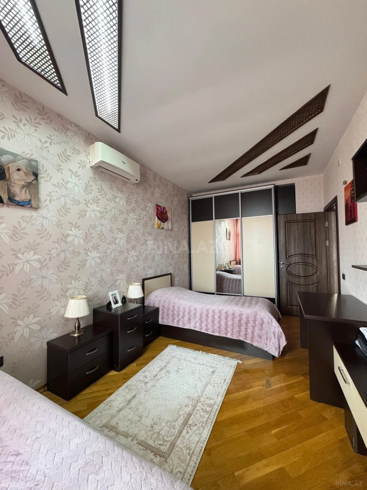 Satılır 3 otaqlı mənzil 142 m²