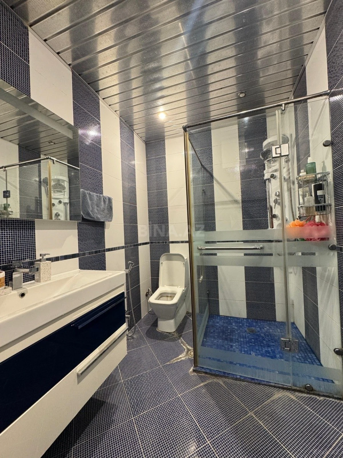 Satılır 3 otaqlı mənzil 142 m²