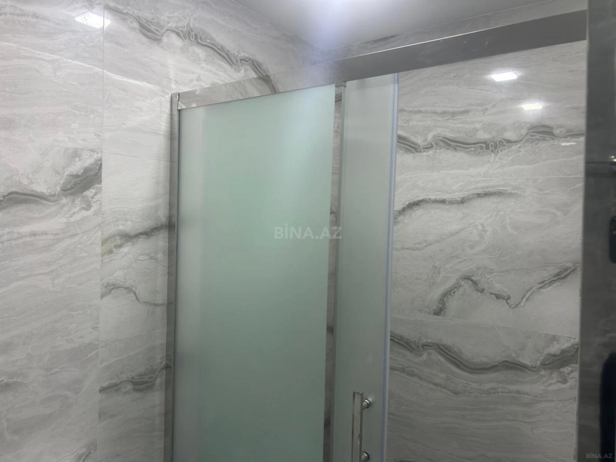 Kirayə verilir 3 otaqlı mənzil 110 m²