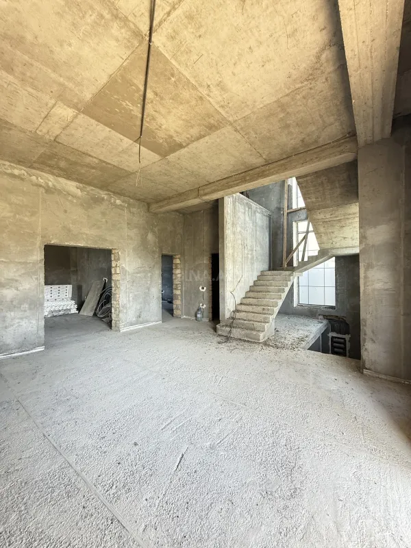 Satılır 7 otaqlı həyət evi 400 m²