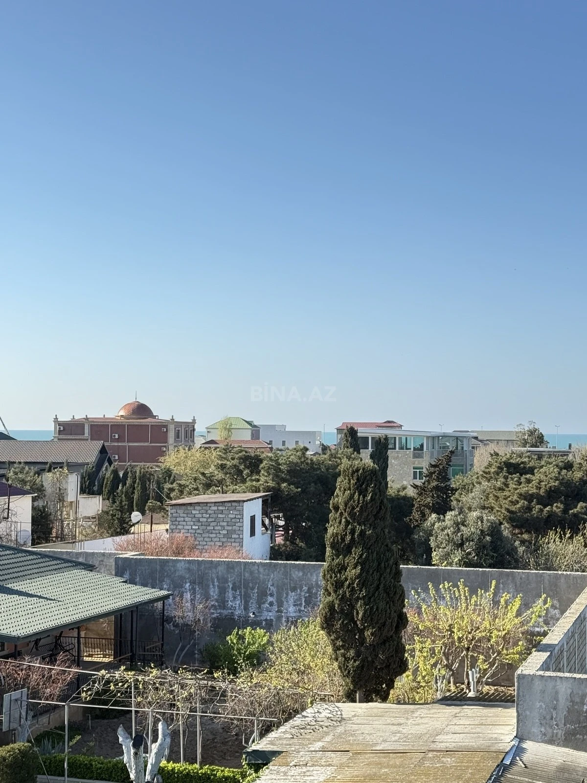 Satılır 7 otaqlı həyət evi 400 m²