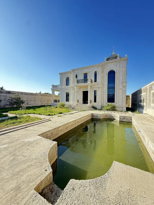 Satılır 7 otaqlı həyət evi 400 m²