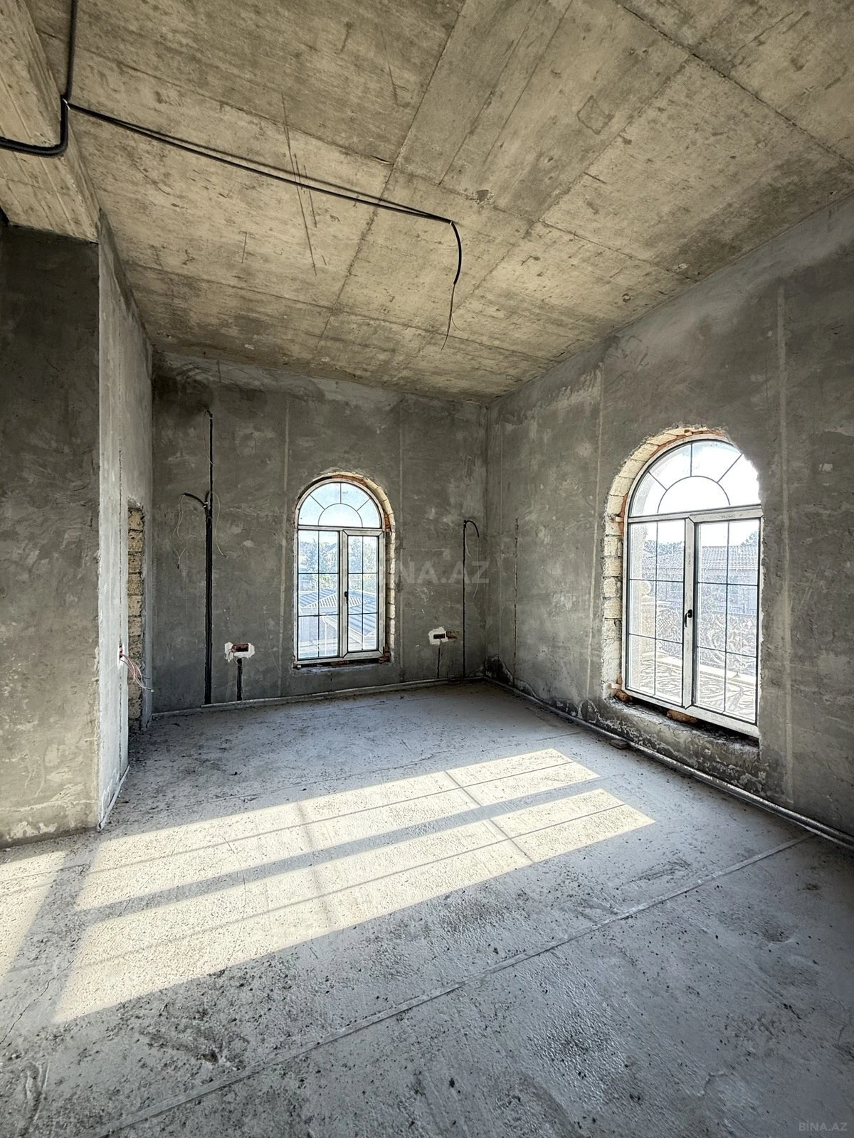 Satılır 7 otaqlı həyət evi 400 m²