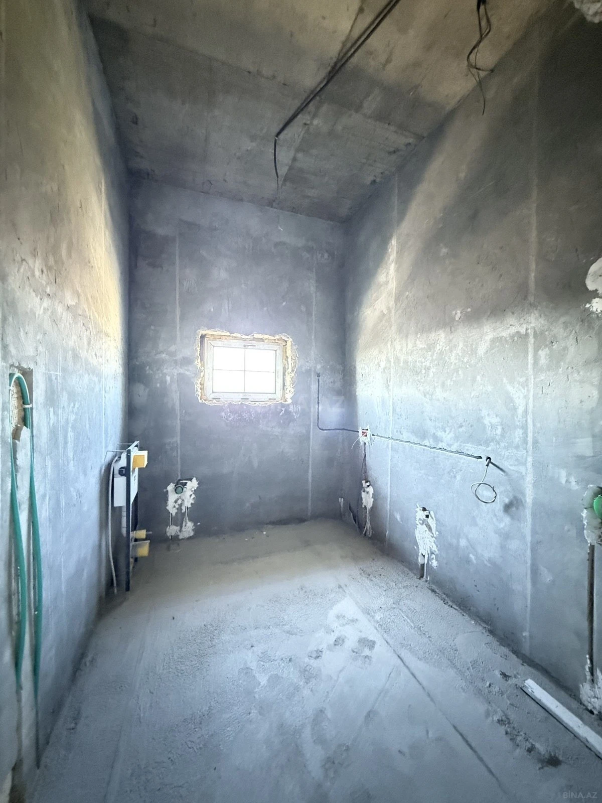 Satılır 7 otaqlı həyət evi 400 m²