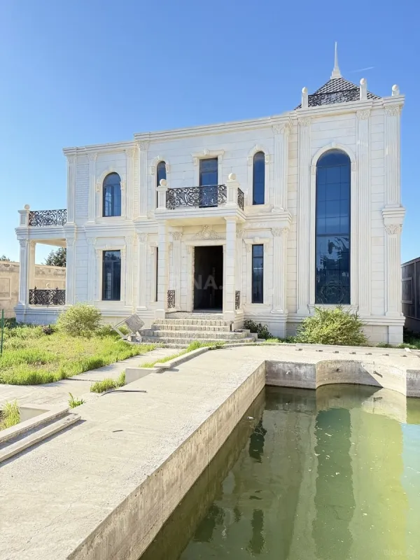 Satılır 7 otaqlı həyət evi 400 m²