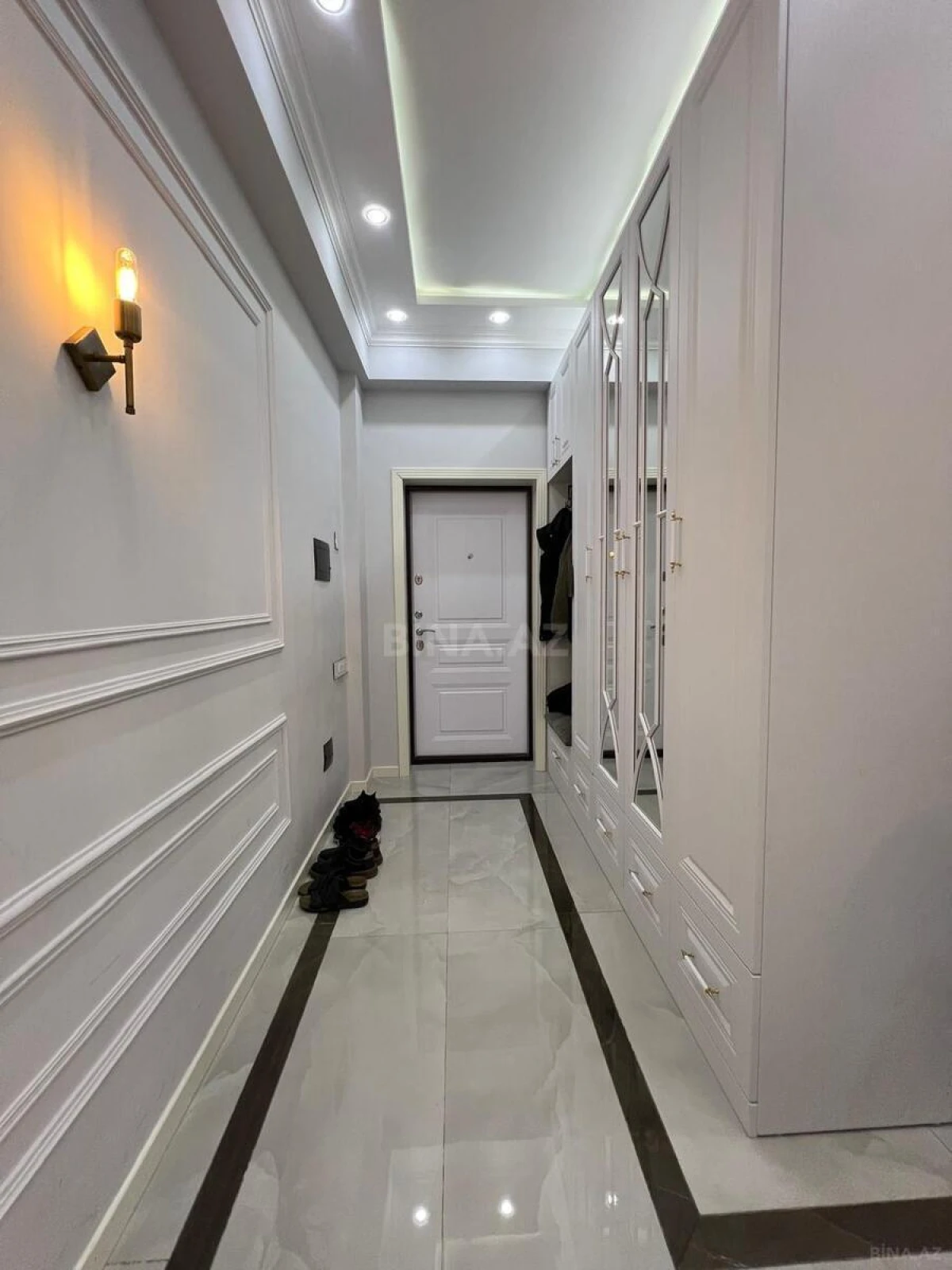 Satılır 3 otaqlı mənzil 92 m²