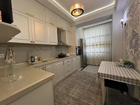 Satılır 3 otaqlı mənzil 92 m²