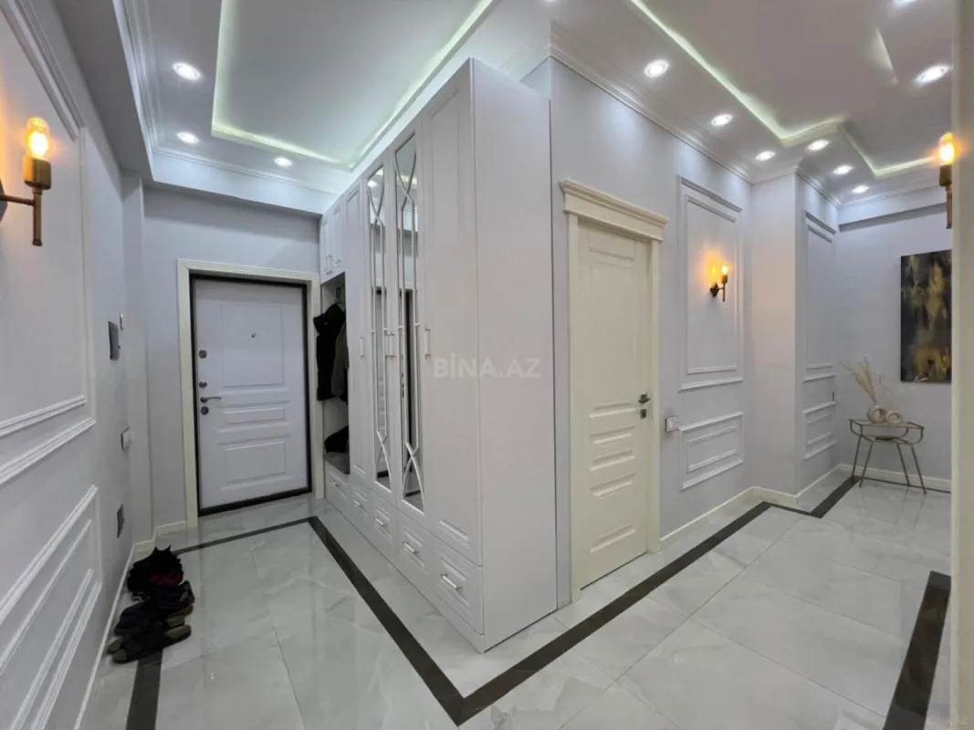 Satılır 3 otaqlı mənzil 92 m²