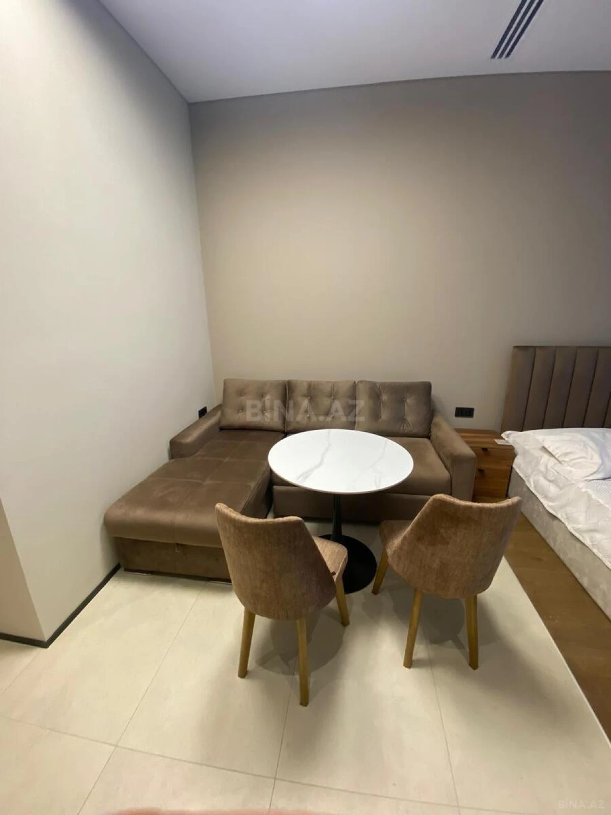 Kirayə verilir 1 otaqlı mənzil 57 m²