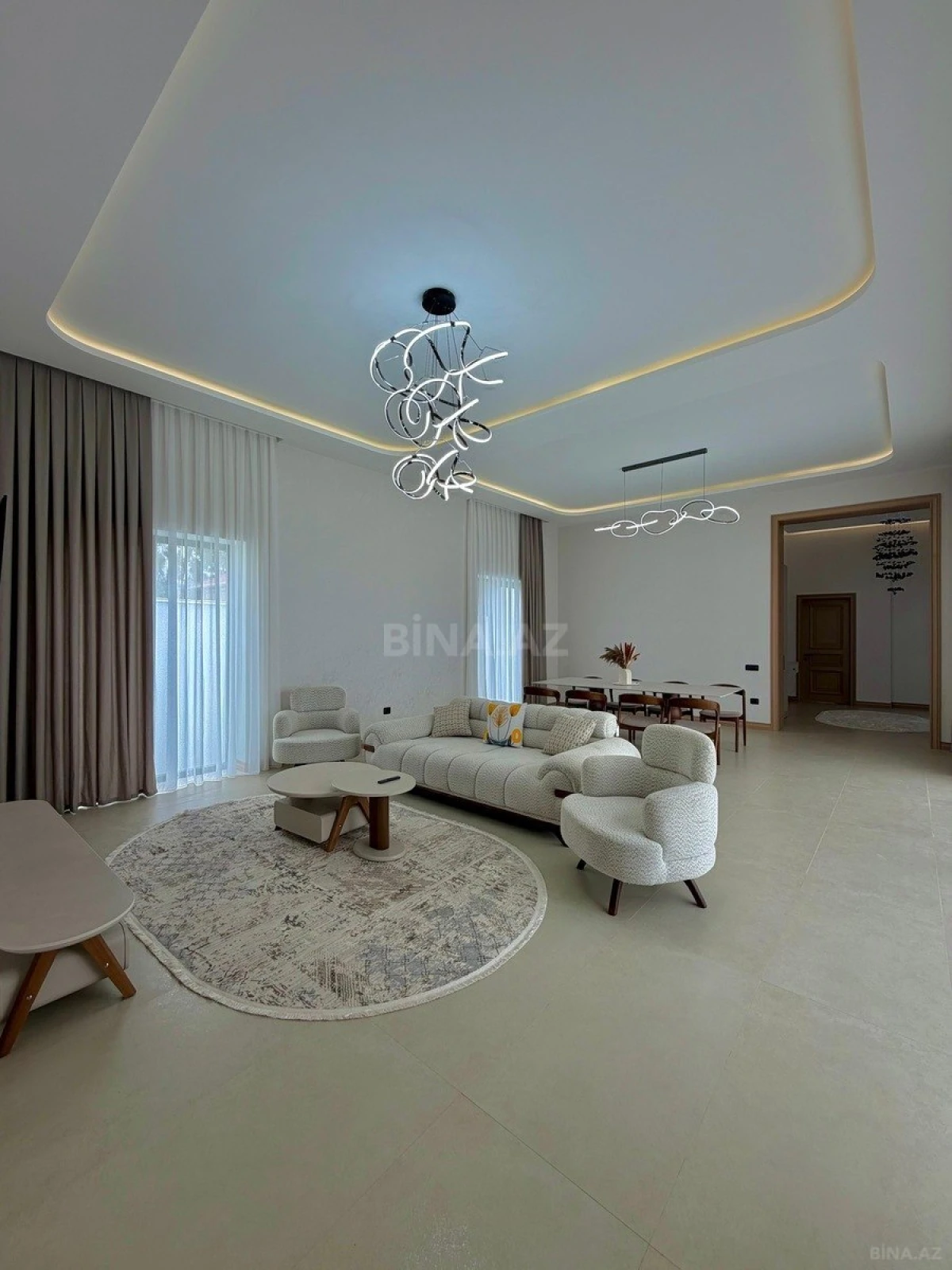 Satılır 5 otaqlı həyət evi 220 m²