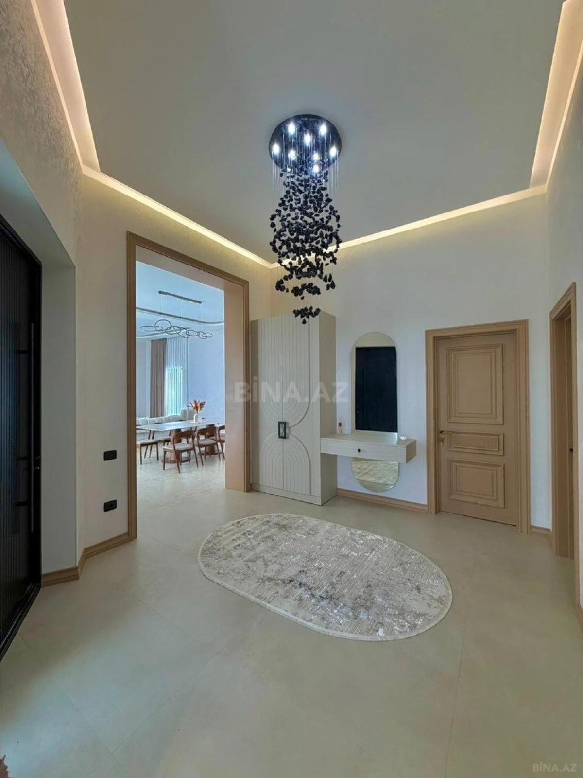 Satılır 5 otaqlı həyət evi 220 m²