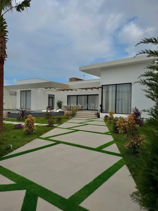 Satılır 5 otaqlı həyət evi 220 m²