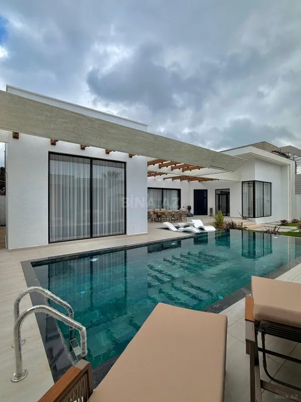 Satılır 5 otaqlı həyət evi 220 m²