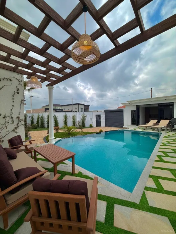 Satılır 4 otaqlı həyət evi 200 m²