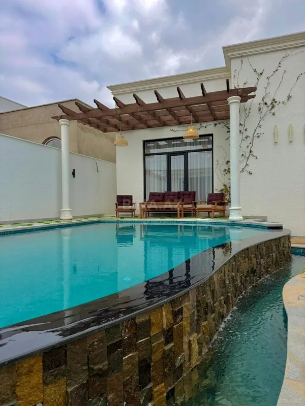 Satılır 4 otaqlı həyət evi 200 m²