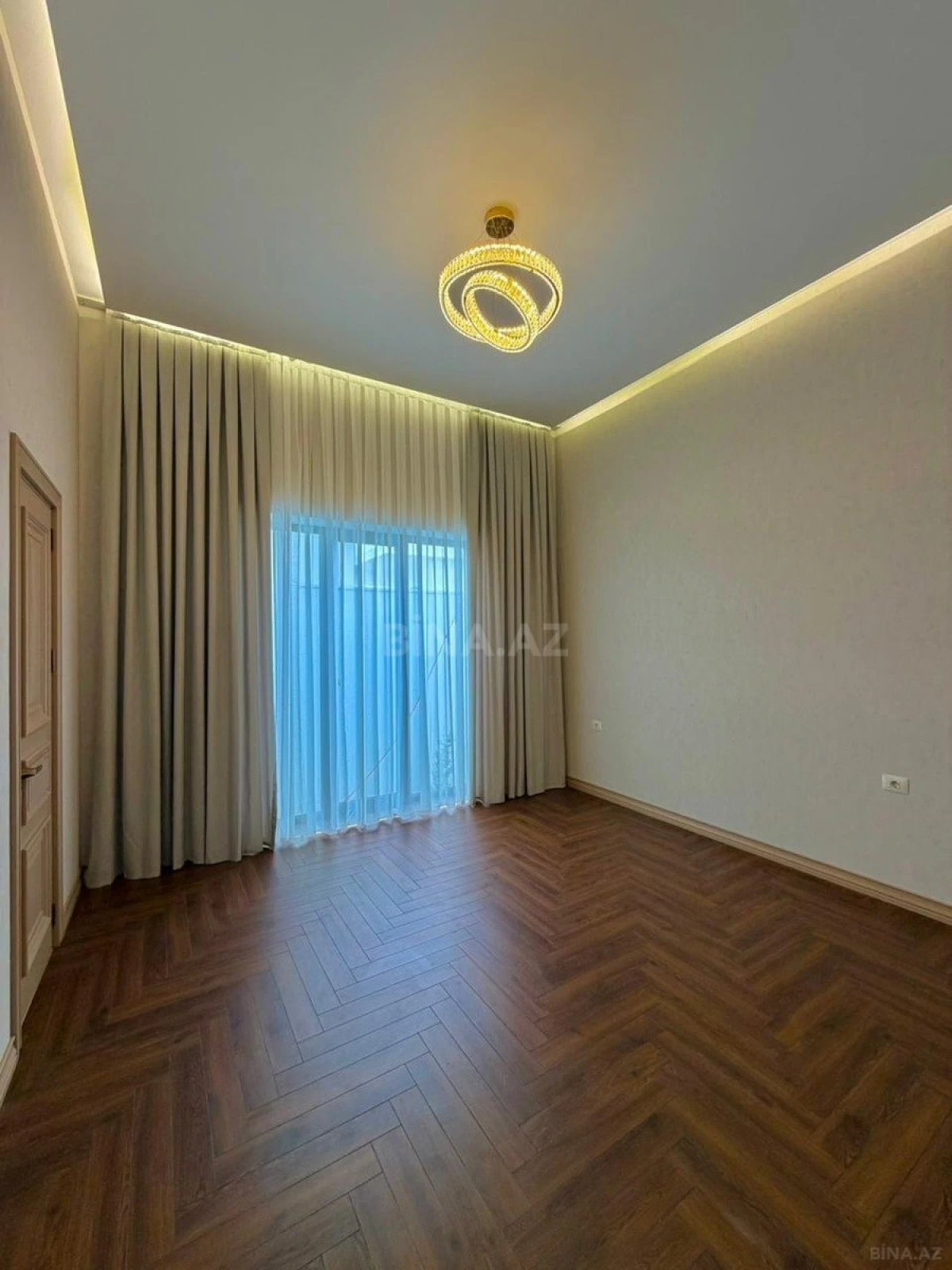 Satılır 4 otaqlı həyət evi 200 m²
