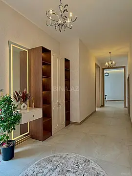 Satılır 4 otaqlı həyət evi 200 m²