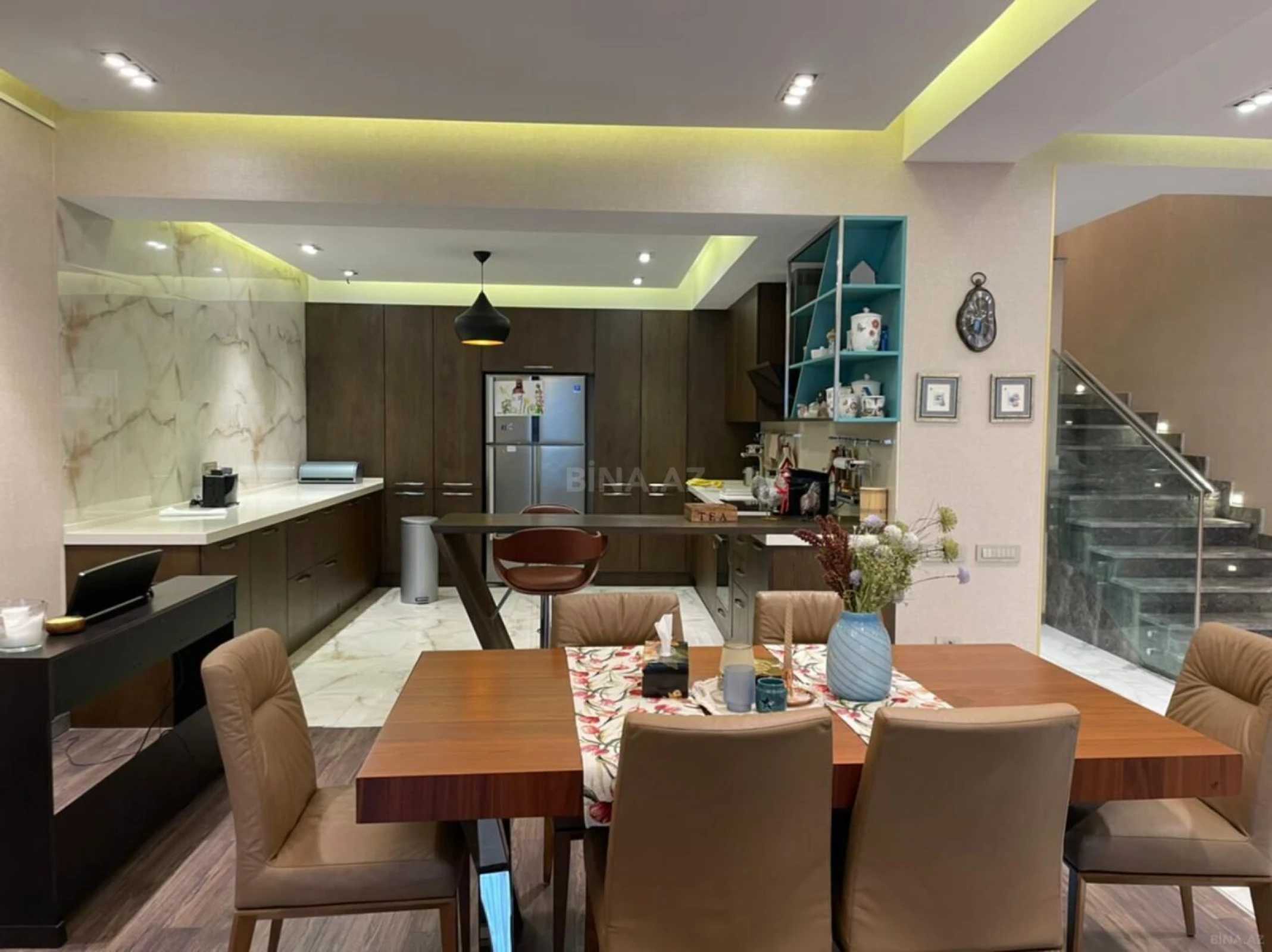 Kirayə verilir 5 otaqlı həyət evi 240 m²