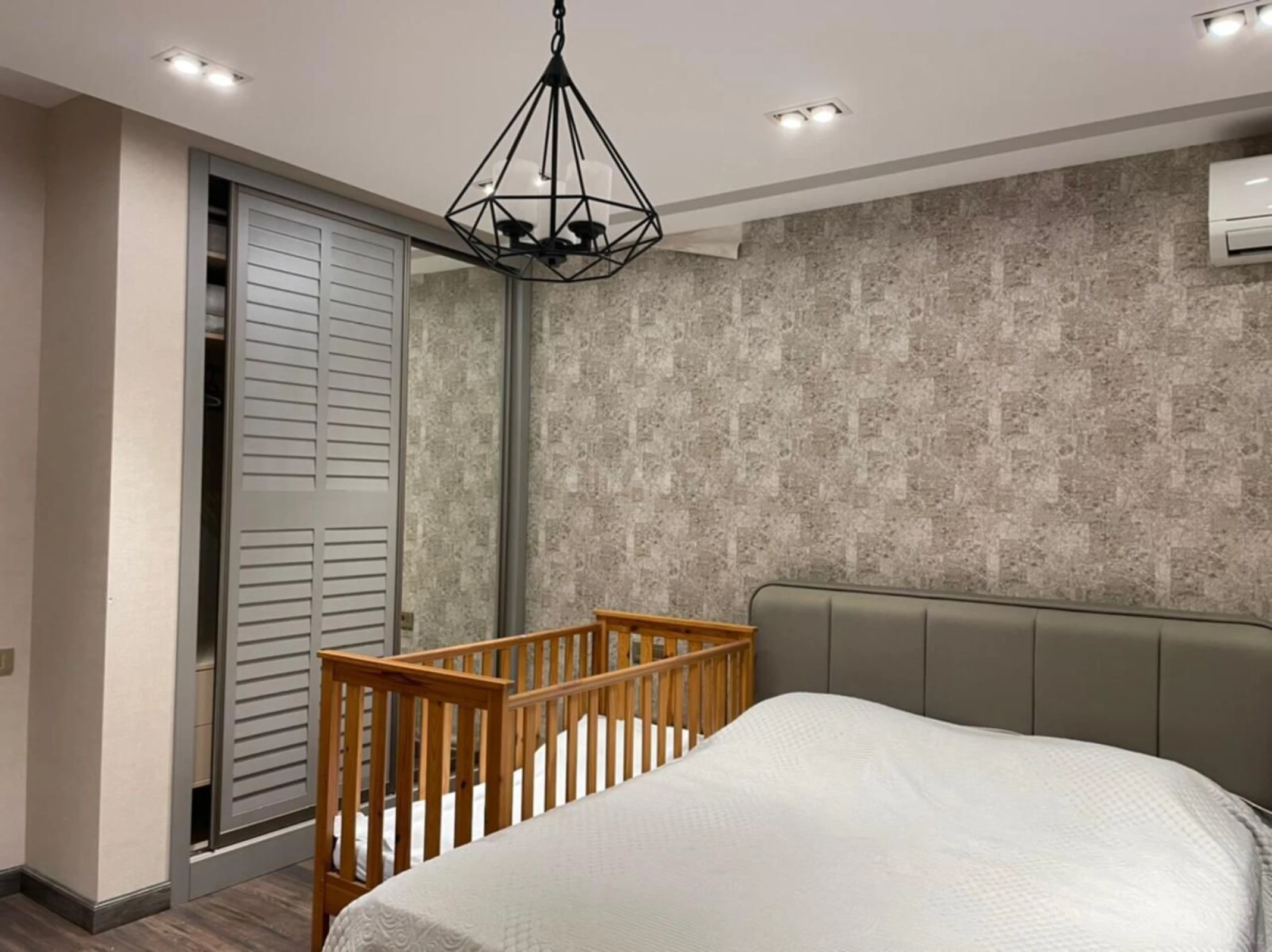 Kirayə verilir 5 otaqlı həyət evi 240 m²