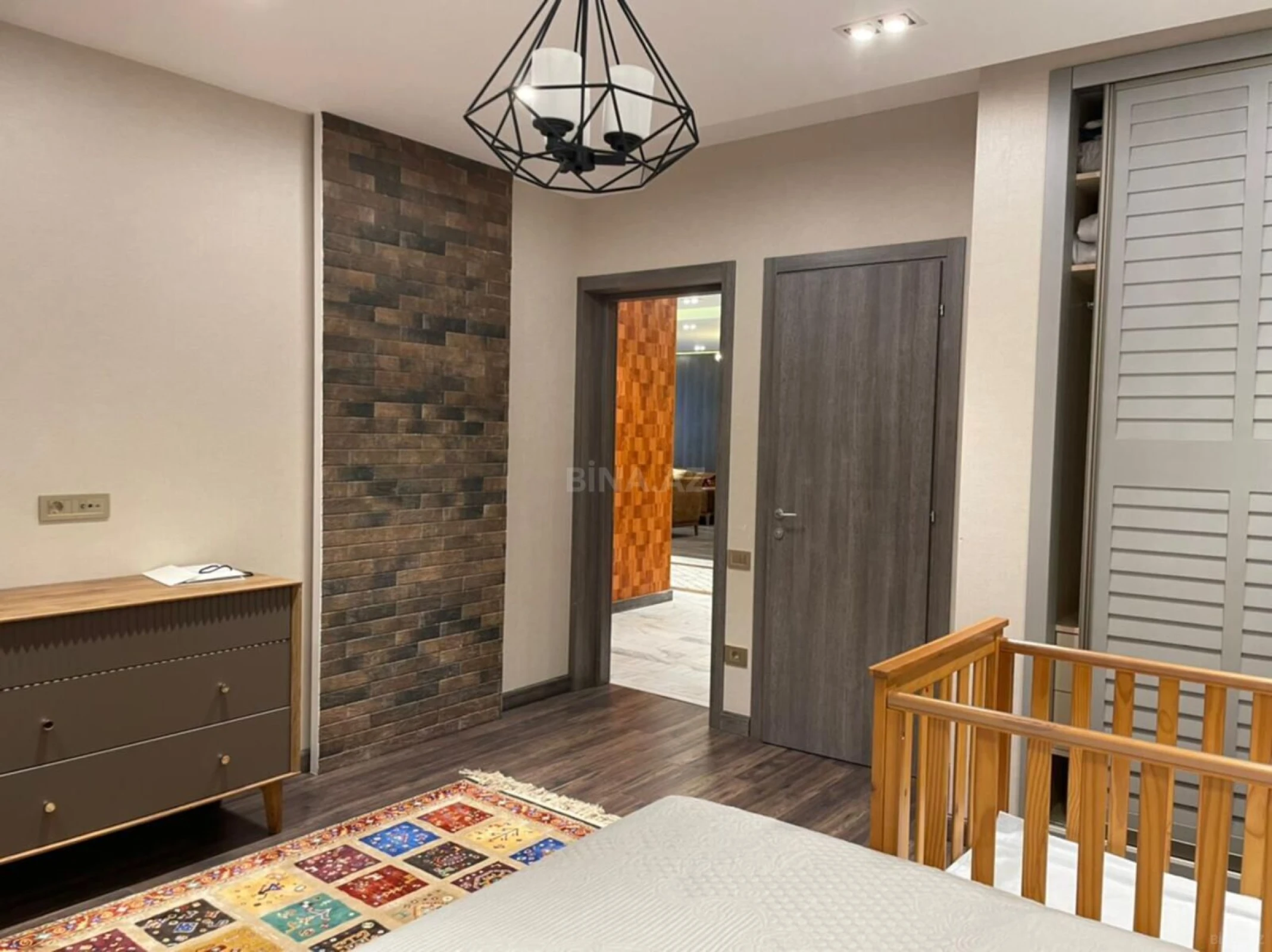 Kirayə verilir 5 otaqlı həyət evi 240 m²