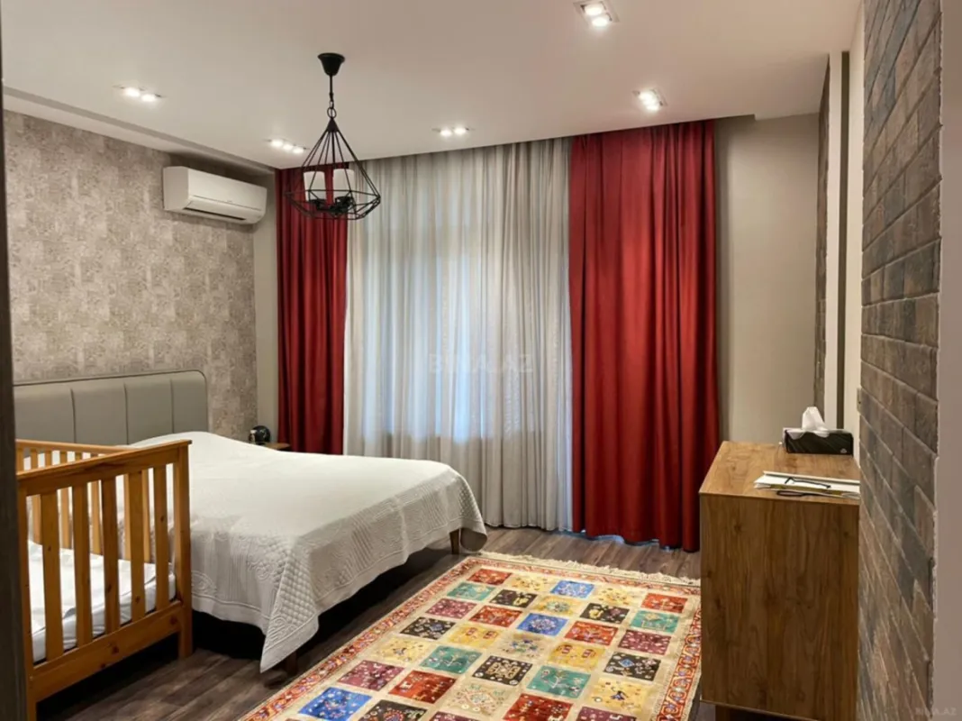 Kirayə verilir 5 otaqlı həyət evi 240 m²