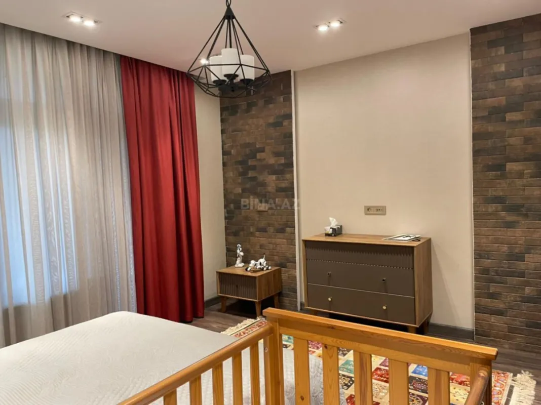 Kirayə verilir 5 otaqlı həyət evi 240 m²