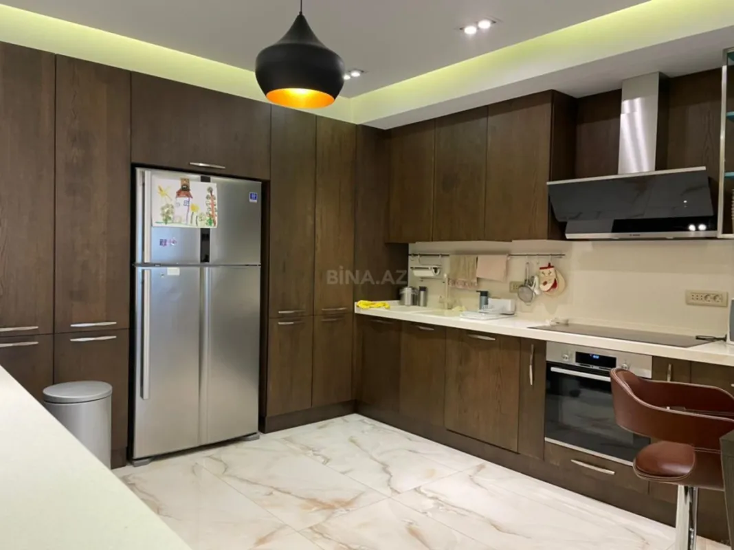 Kirayə verilir 5 otaqlı həyət evi 240 m²