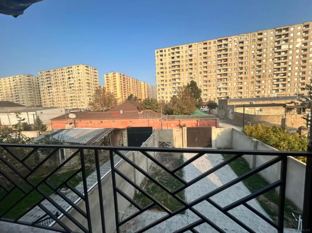 Satılır 4 otaqlı həyət evi 165 m²