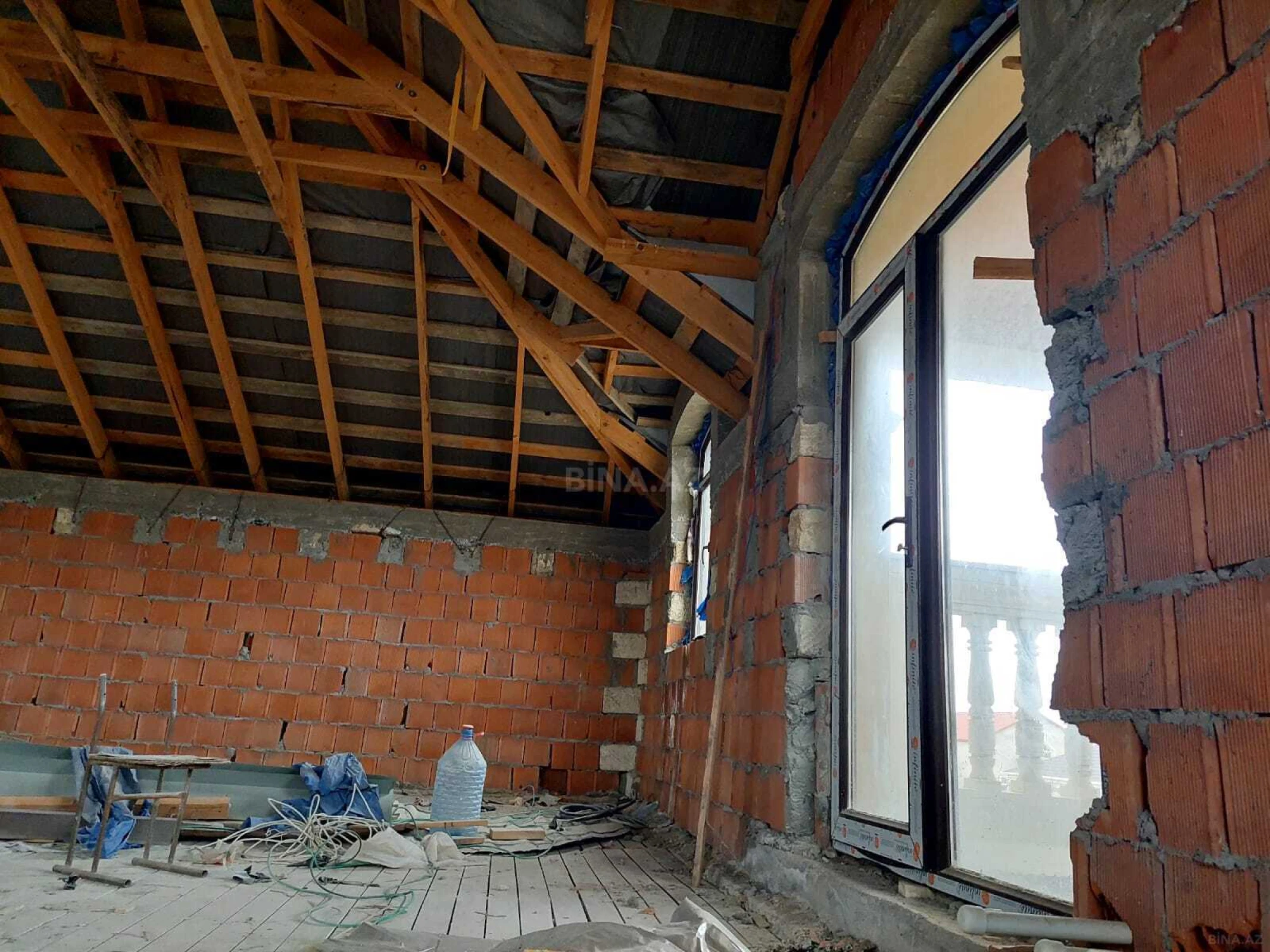 Satılır 6 otaqlı həyət evi 320 m²