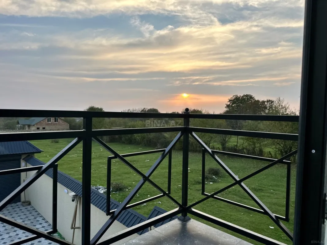 Satılır 3 otaqlı həyət evi 150 m²