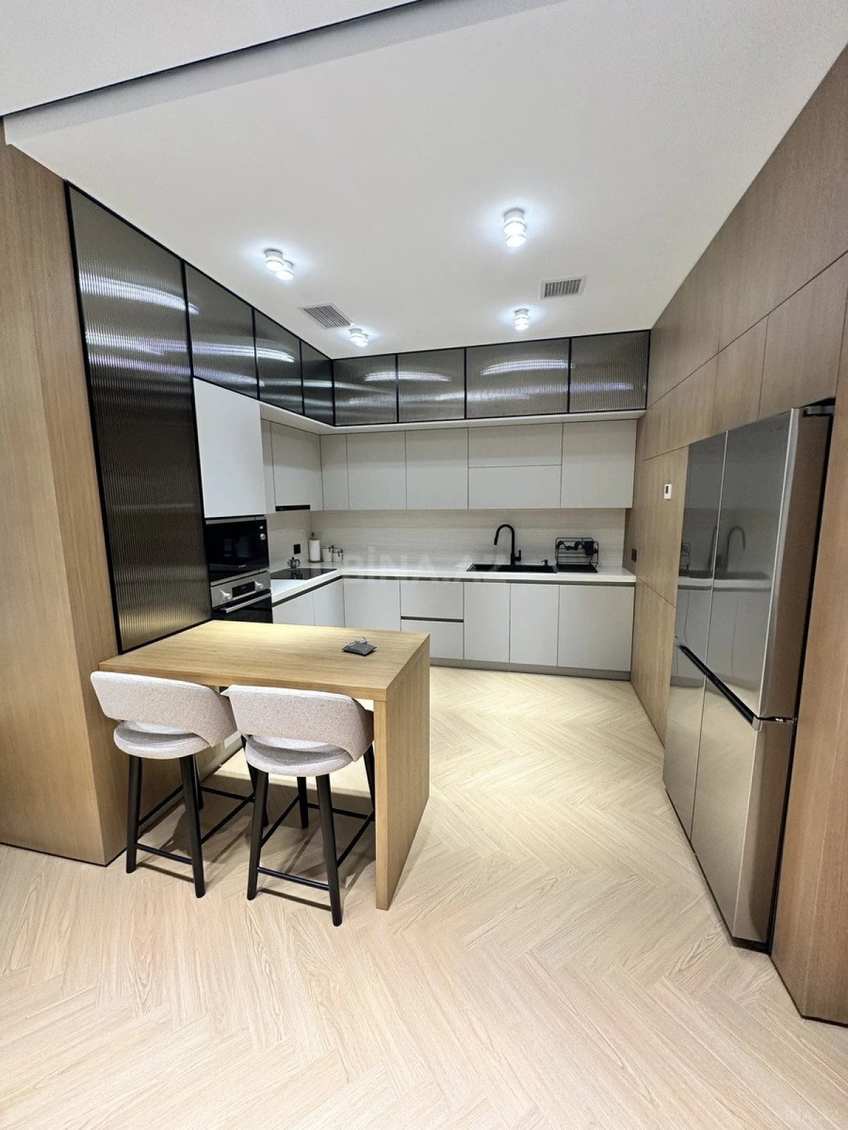 Satılır 3 otaqlı mənzil 128 m²