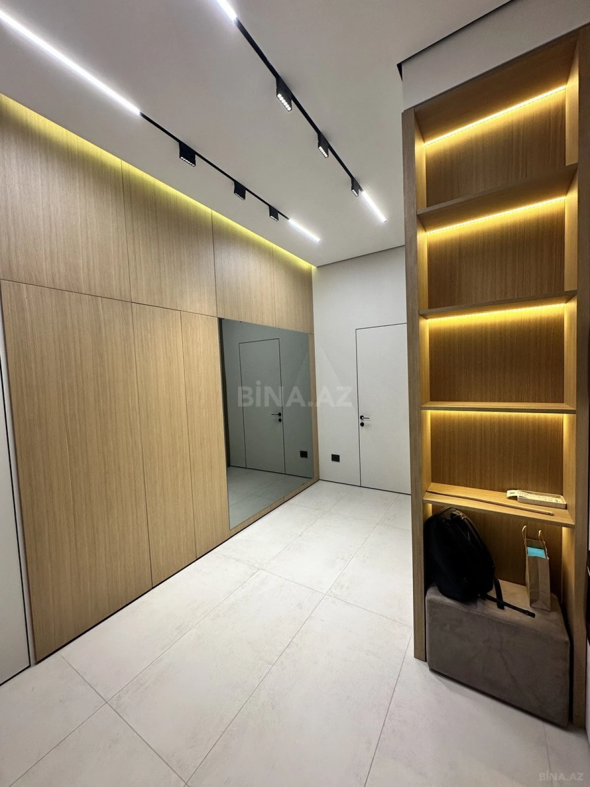 Satılır 3 otaqlı mənzil 128 m²