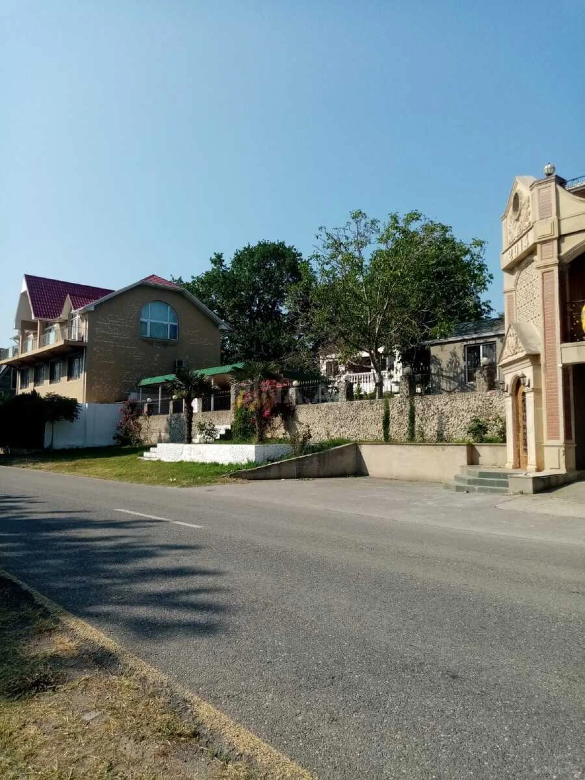 Satılır obyekt 300 m²