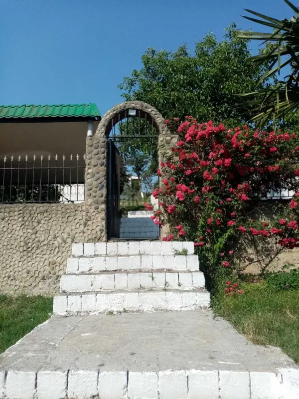 Satılır obyekt 300 m²