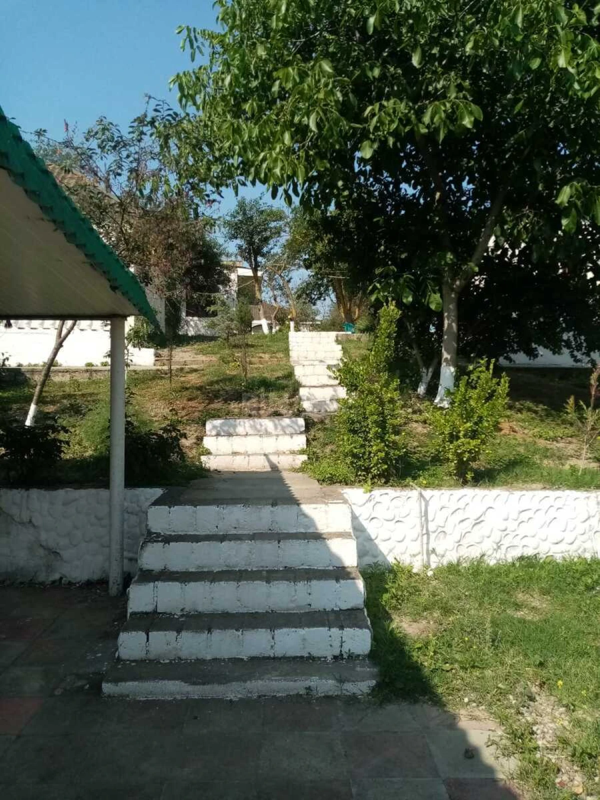 Satılır obyekt 300 m²