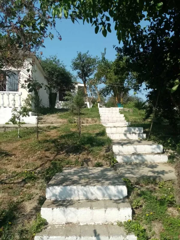 Satılır obyekt 300 m²