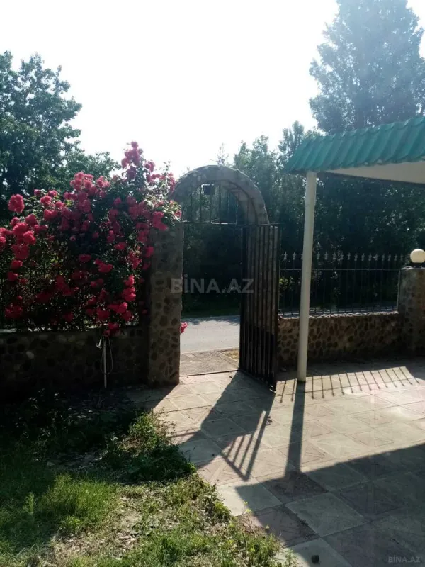 Satılır obyekt 300 m²