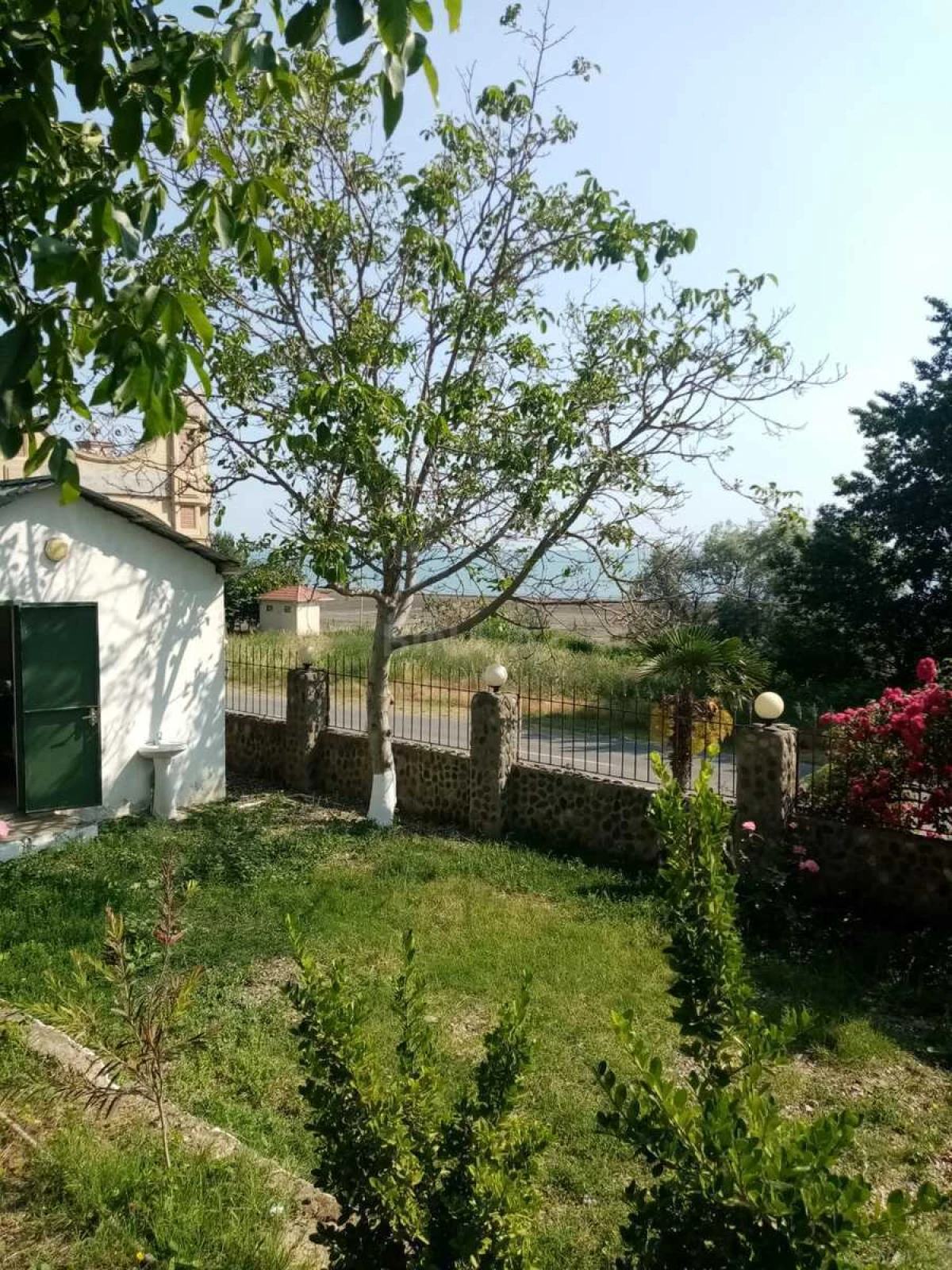 Satılır obyekt 300 m²