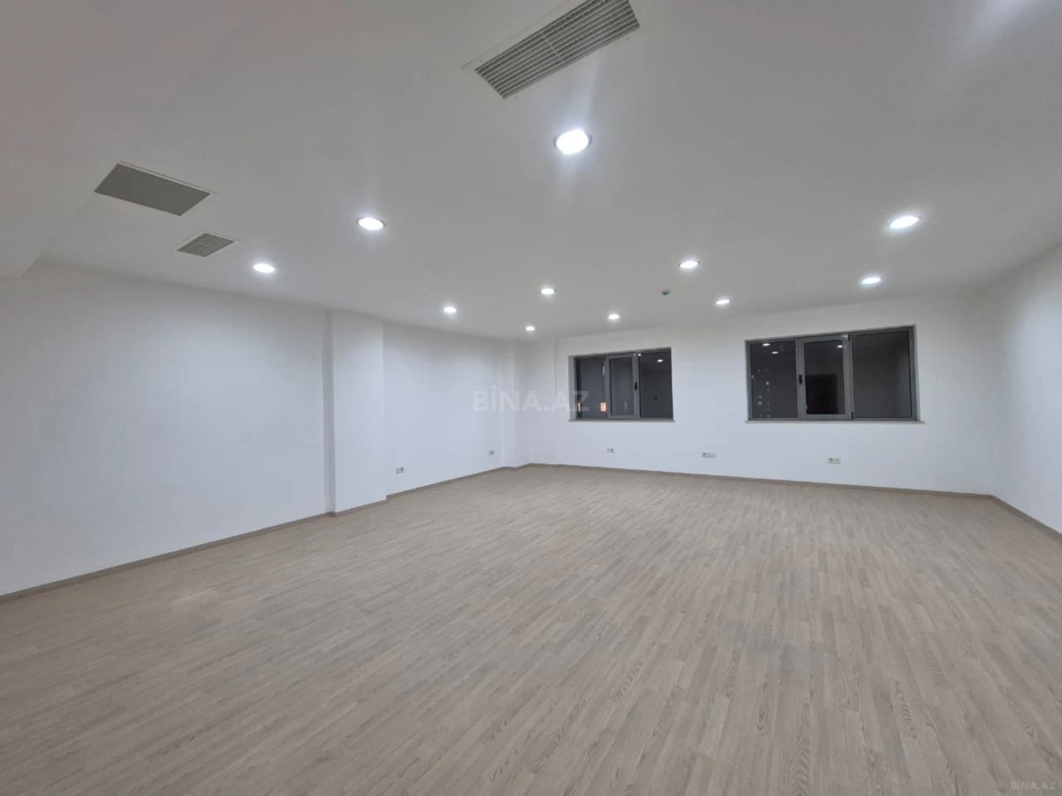 Kirayə verilir obyekt 255 m²