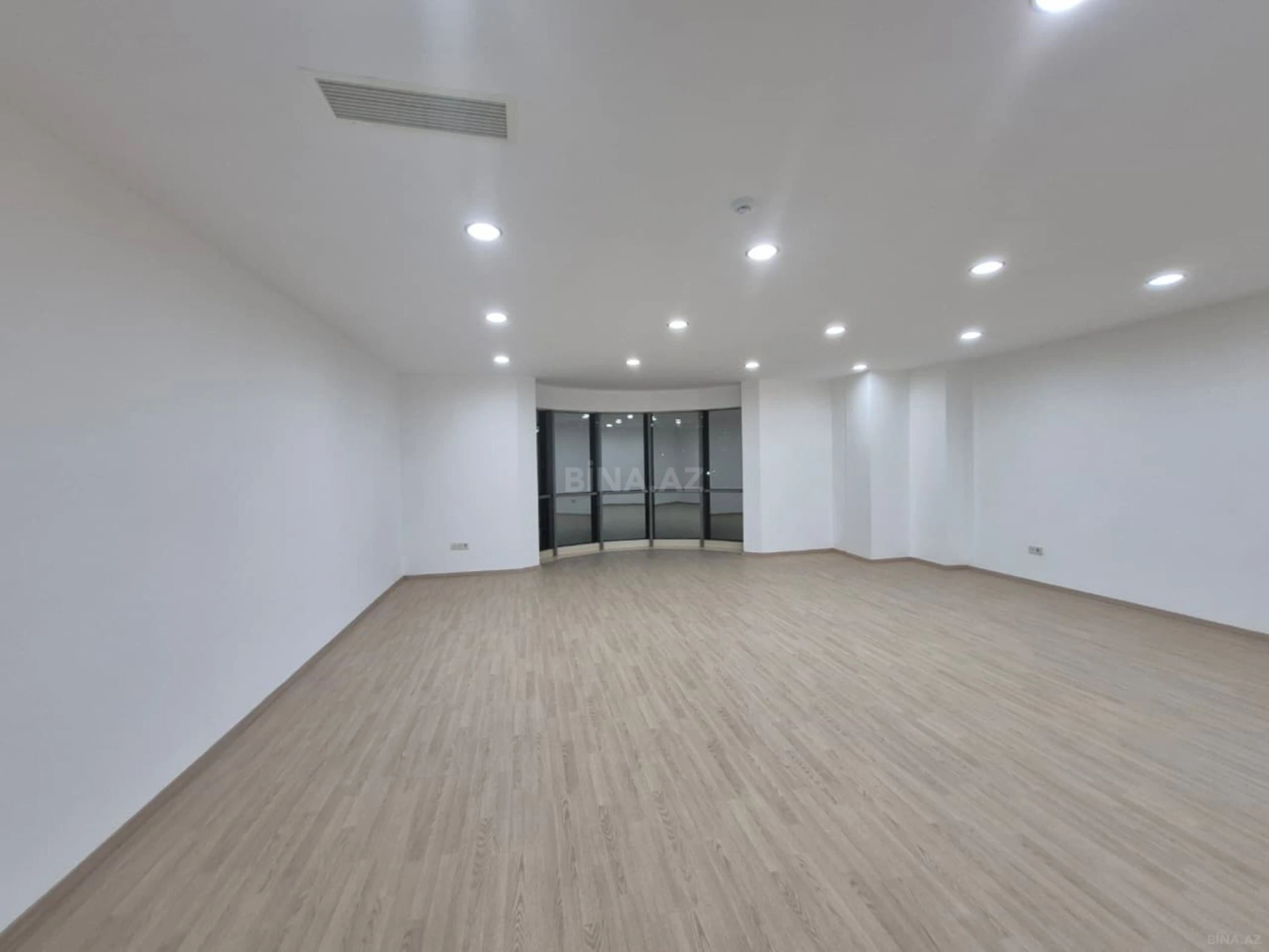 Kirayə verilir obyekt 255 m²